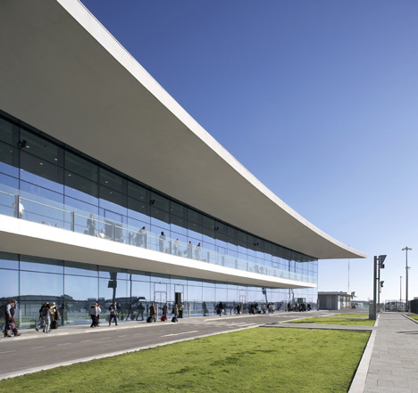 Gibraltor Airport by Bblur Architecture and 3DReid Gibraltor Airport by Bblur Architecture and 3DReid