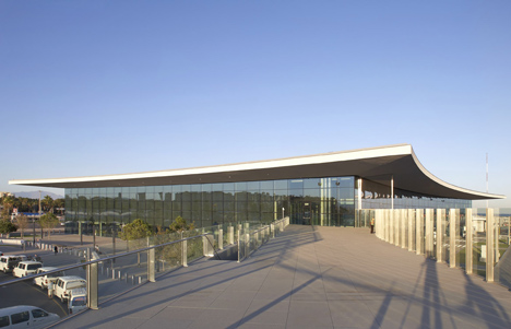 Gibraltor Airport by Bblur Architecture and 3DReid Gibraltor Airport by Bblur Architecture and 3DReid