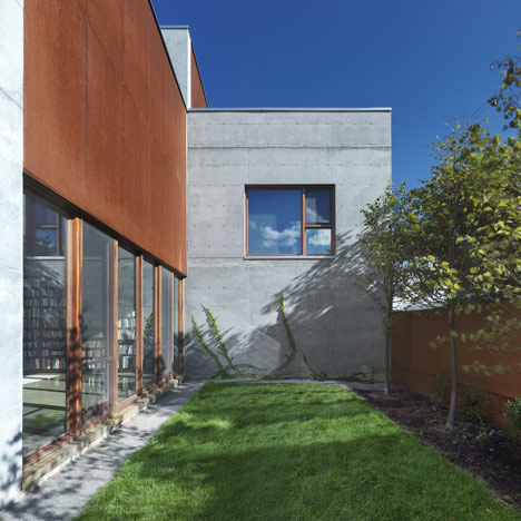 La Maison Beaumont by Henri Cleinge Architecte La Maison Beaumont by Henri Cleinge Architecte