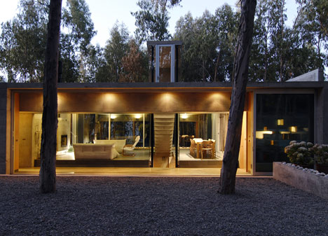 Omnibus House by Gubbins Arquitectos