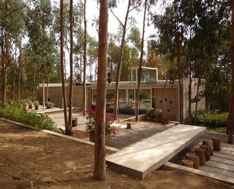 Omnibus House by Gubbins Arquitectos
