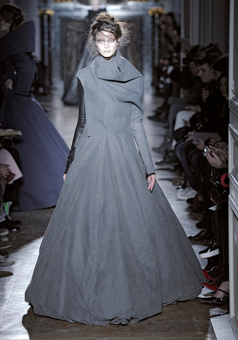 Autumn Winter 2013 collection by Gareth Pugh Autumn Winter 2013 collection by Gareth Pugh