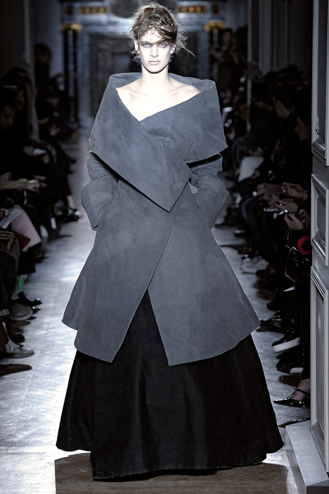 Autumn Winter 2013 collection by Gareth Pugh Autumn Winter 2013 collection by Gareth Pugh