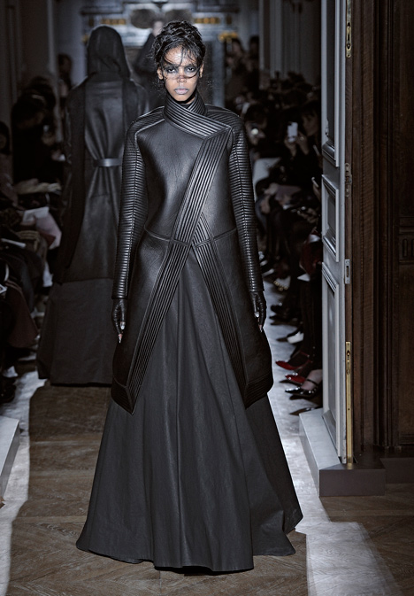 Autumn Winter 2013 collection by Gareth Pugh Autumn Winter 2013 collection by Gareth Pugh