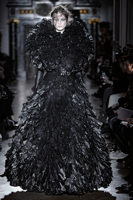 Autumn Winter 2013 collection by Gareth Pugh Autumn Winter 2013 collection by Gareth Pugh