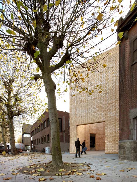 Buda Art Centre by 51N4E