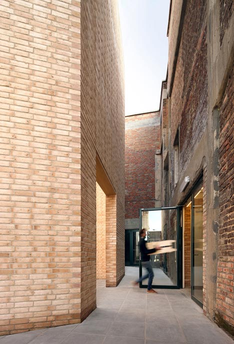 Buda Art Centre by 51N4E