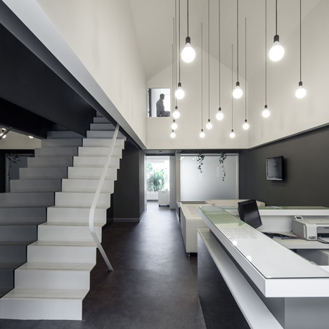 Dental Clinic in Porto by Paulo Merlini