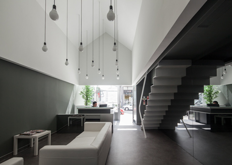 Dental Clinic in Porto by Paulo Merlini Dental Clinic in Porto by Paulo Merlini
