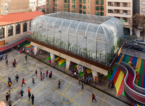 Elevated Sports Court by Guzmán de Yarza Blache Elevated Sports Court by Guzmán de Yarza Blache