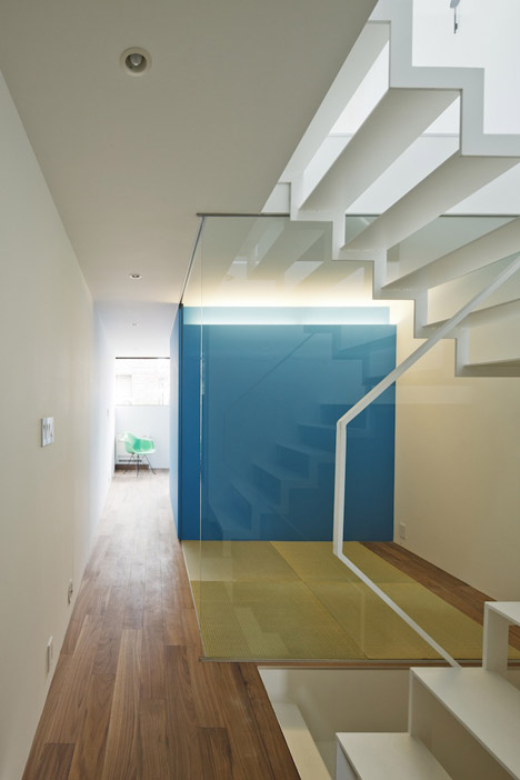 Flag by Apollo Architects & Associates Flag by Apollo Architects & Associates