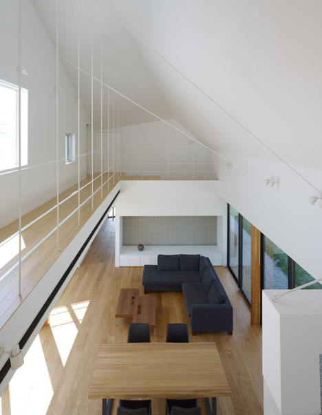 House in Sanbonmatsu by Hironaka Ogawa