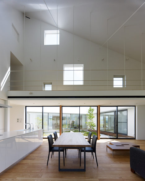 House in Sanbonmatsu by Hironaka Ogawa