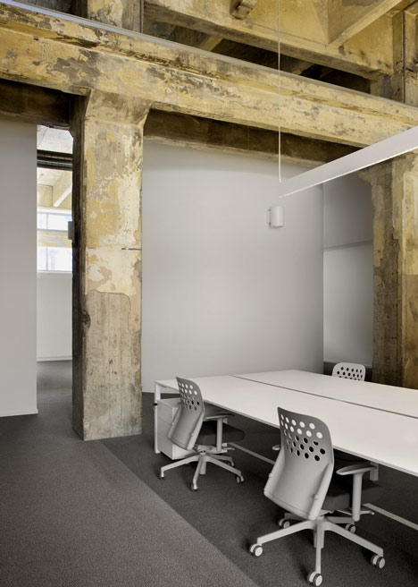 Sempla Offices by DAP Studio Sempla Offices by DAP Studio