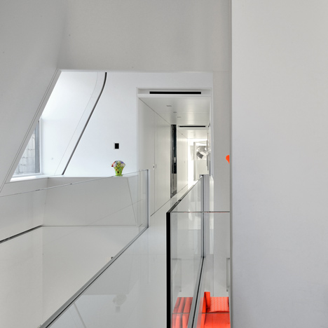 Skyhouse by David Hotson and Ghislaine Viñas Skyhouse by David Hotson and Ghislaine Viñas