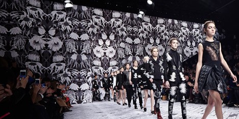 Viktor & Rolf Autumn Winter 2013 scenography by Studio Job