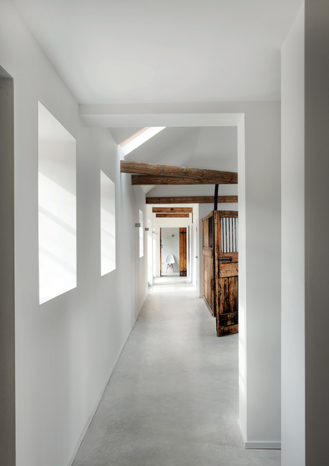 Manor House Stables by AR Design Studio Manor House Stables by AR Design Studio