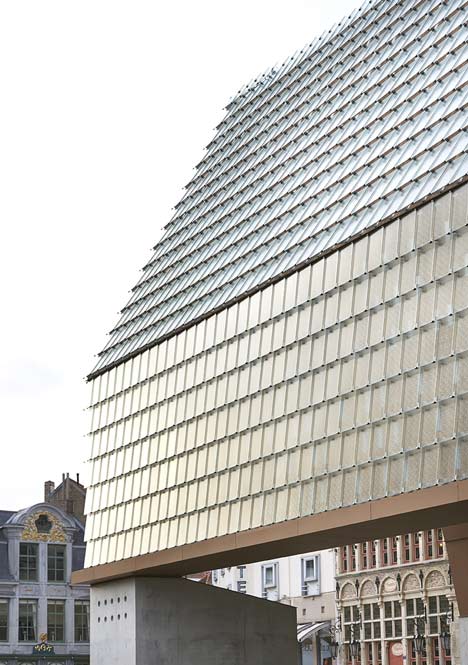 Market Hall by Robbrecht en Daem and Marie-José Van Hee