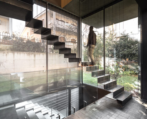 Residence in Kato Kifissia by Tense Architecture Network