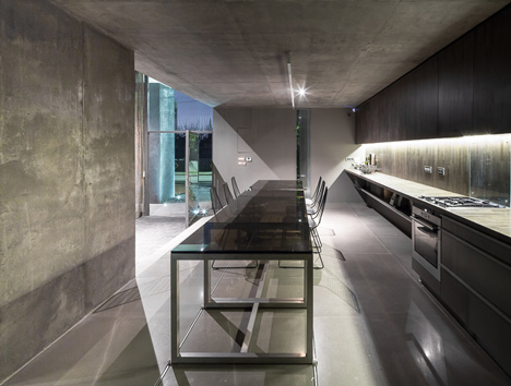 Residence in Kato Kifissia by Tense Architecture Network