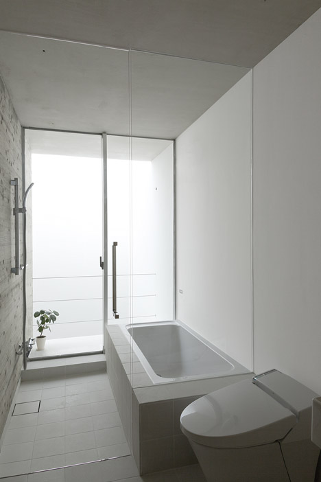 House T by Tsukano Architect Office