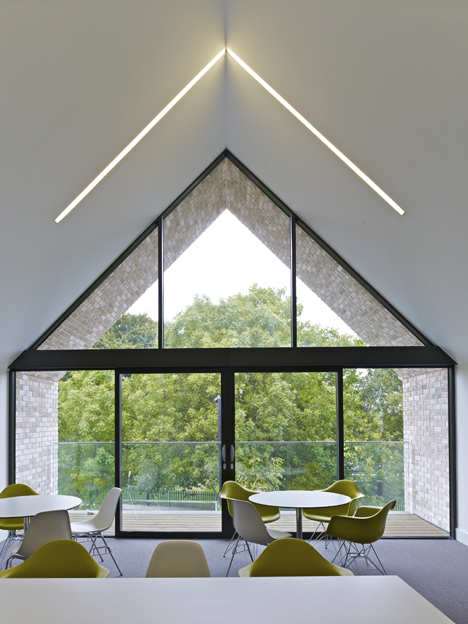 North London Hospice by Allford Hall Monaghan Morris North London Hospice by Allford Hall Monaghan Morris