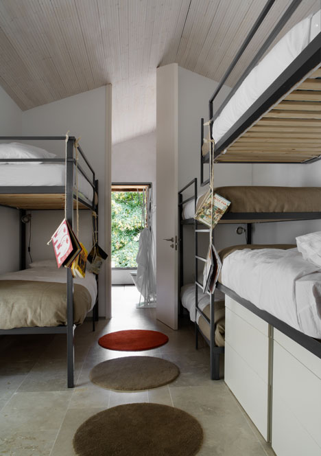 Off Grid Home in Extremadura by Ábaton