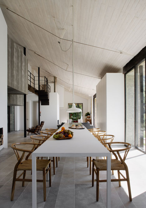 Off Grid Home in Extremadura by Ábaton