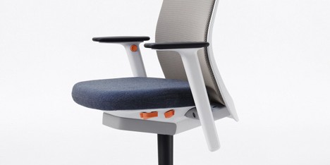 Riya office chair by PearsonLloyd for Bene