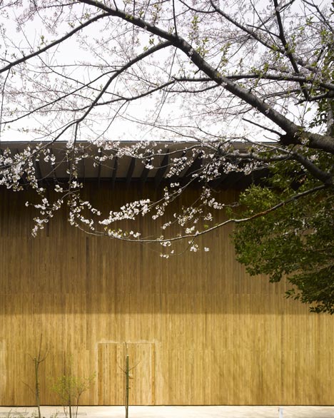 Teikyo University Elementary School by Kengo Kuma and Associates Teikyo University Elementary School by Kengo Kuma and Associates