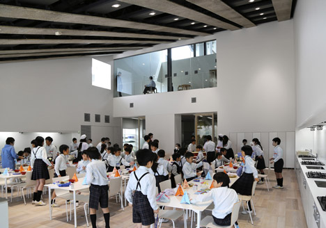 Teikyo University Elementary School by Kengo Kuma and Associates Teikyo University Elementary School by Kengo Kuma and Associates
