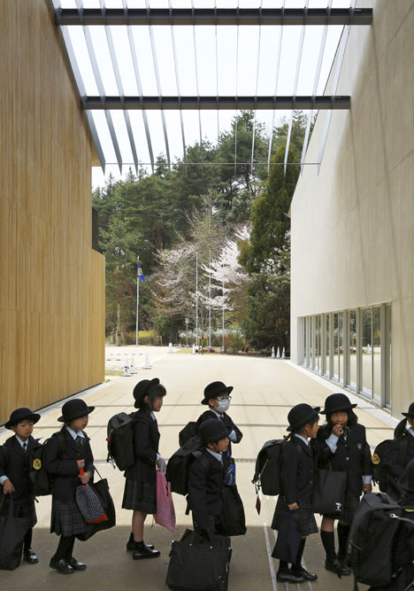 Teikyo University Elementary School by Kengo Kuma and Associates Teikyo University Elementary School by Kengo Kuma and Associates