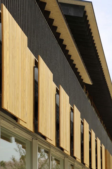 Teikyo University Elementary School by Kengo Kuma and Associates Teikyo University Elementary School by Kengo Kuma and Associates