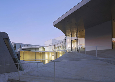 Tree Art Museum by Daipu Architects Tree Art Museum by Daipu Architects