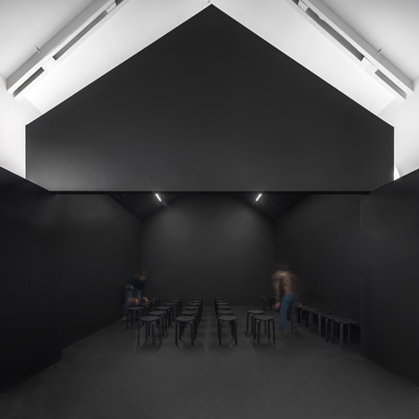 Centro Interpretação do Românico Paredes by spaceworkers