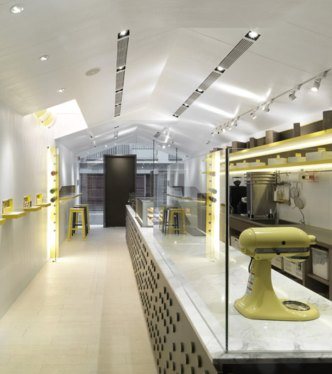 Les bebes Cupcakery by J.C. Architecture Les bebes Cupcakery by J.C. Architecture