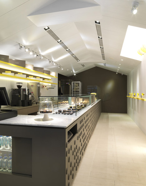 Les bebes Cupcakery by J.C. Architecture Les bebes Cupcakery by J.C. Architecture