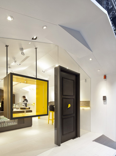 Les bebes Cupcakery by J.C. Architecture Les bebes Cupcakery by J.C. Architecture