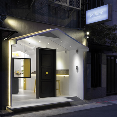 Les bebes Cupcakery by J.C. Architecture Les bebes Cupcakery by J.C. Architecture