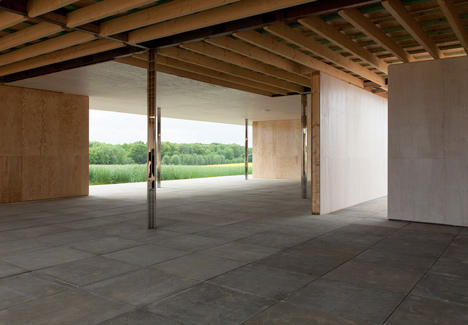 Mies van der Rohe - 1:1 Modell Golfclubhaus by Robbrecht en Daem architecten Mies van der Rohe - 1:1 Modell Golfclubhaus by Robbrecht en Daem architecten