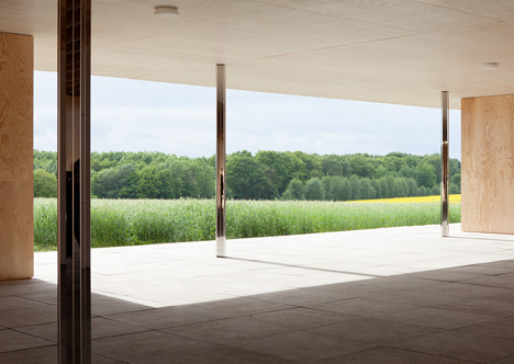 Mies van der Rohe - 1:1 Modell Golfclubhaus by Robbrecht en Daem architecten Mies van der Rohe - 1:1 Modell Golfclubhaus by Robbrecht en Daem architecten