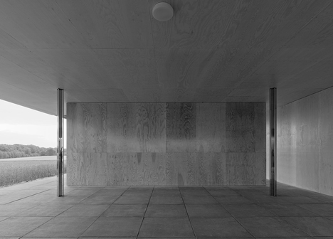 Mies van der Rohe - 1:1 Modell Golfclubhaus by Robbrecht en Daem architecten Mies van der Rohe - 1:1 Modell Golfclubhaus by Robbrecht en Daem architecten