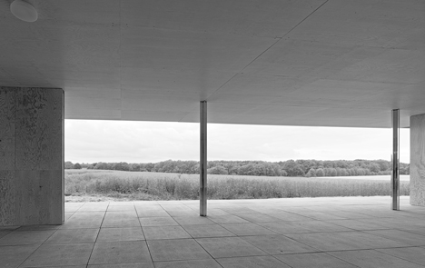 Mies van der Rohe - 1:1 Modell Golfclubhaus by Robbrecht en Daem architecten Mies van der Rohe - 1:1 Modell Golfclubhaus by Robbrecht en Daem architecten