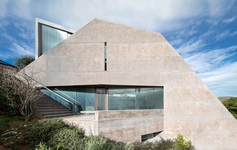 Residence in Kallitechnoupolis by Tense Architecture Network Residence in Kallitechnoupolis by Tense Architecture Network