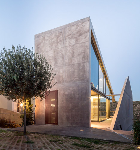 Residence in Kallitechnoupolis by Tense Architecture Network Residence in Kallitechnoupolis by Tense Architecture Network