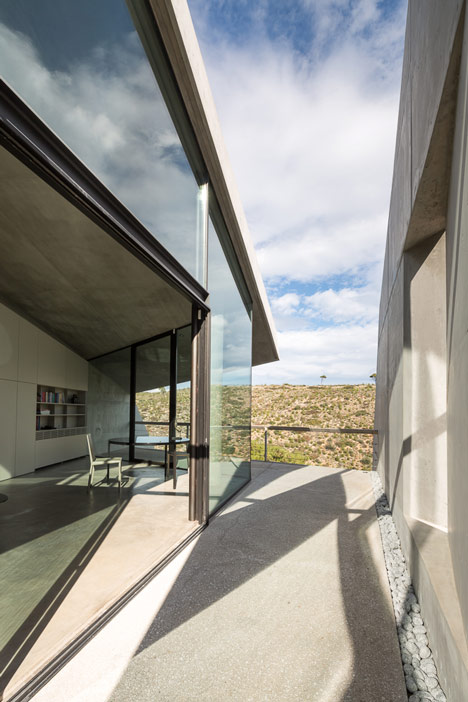 Residence in Kallitechnoupolis by Tense Architecture Network Residence in Kallitechnoupolis by Tense Architecture Network