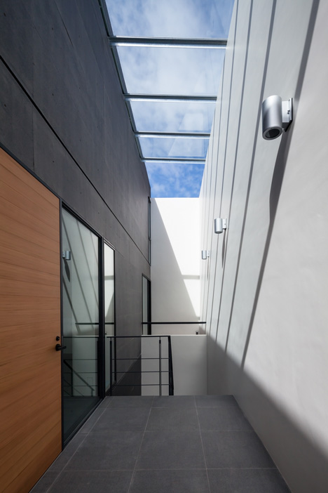 Seascape House by Tomoyuki Sakakida Architect and Associates Seascape House by Tomoyuki Sakakida Architect and Associates