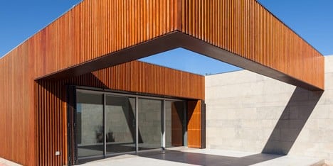Vale da Abelha House by Duarte Pape