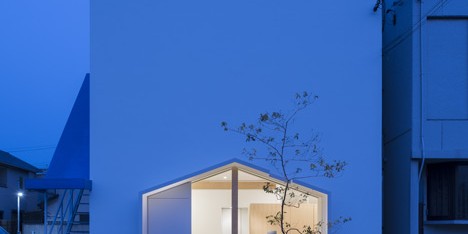 Folm Arts beauty salon by Tsubasa Iwahashi Architects