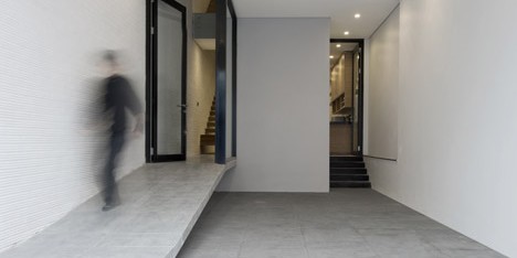 4.5×20 House by AHL Architects Associates
